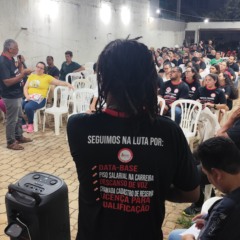 Profissionais da educa&ccedil;&atilde;o de Palmas fazem paralisa&ccedil;&atilde;o nesta quarta-feira