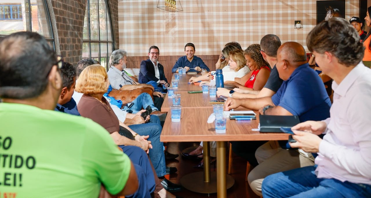 Índice da data-base foi anunciado em reunião entre representantes da Prefeitura e lideranças sindicais - Crédito da foto: Regiane Rocha Índice da data-base foi anunciado em reunião entre representantes da Prefeitura e lideranças sindicais - Crédito da foto: Regiane Rocha
