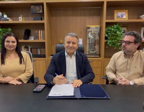 Eduardo Siqueira anuncia prorrogação do cadastro reserva da Educação por dois anos