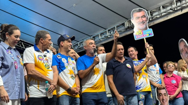 Último comício: Amélio fala em sentimento e diz que projeto é do povo