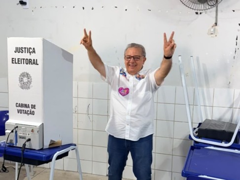 Jair Farias vota em Sítio Novo confiante na vitória e com expectativa de votação recorde para federal