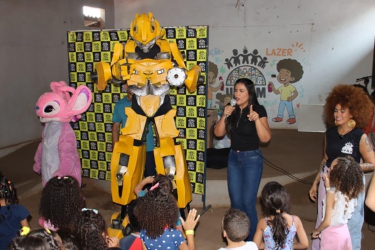 Primeira-dama Karynne Sotero leva Caravana Feliz a crianças atendidas por instituição social em Palmas