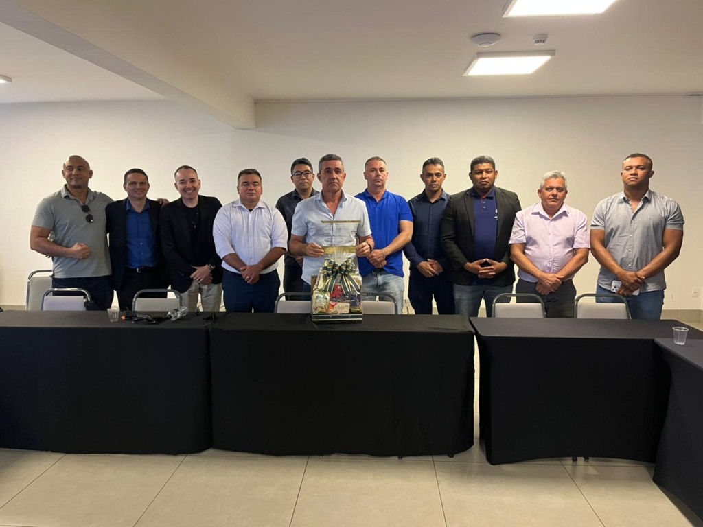Barbosa reforça apoio a Vicentinho com sete regionais militares e rebate rótulo de traição Barbosa reforça apoio a Vicentinho com sete regionais militares e rebate rótulo de traição