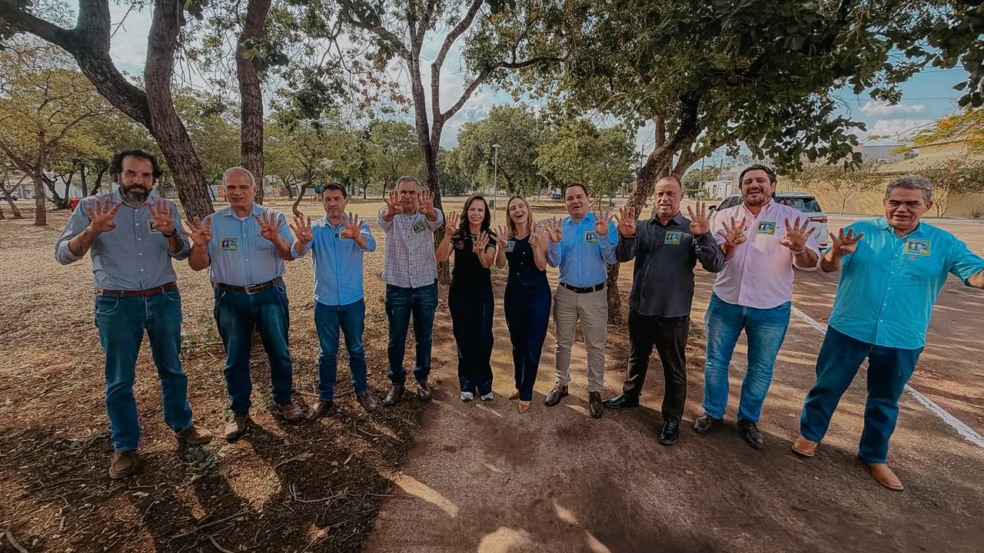 Dorinha recebe apoio de representantes do agro e reafirma compromisso com fim do FET e regularização fundiária Dorinha recebe apoio de representantes do agro e reafirma compromisso com fim do FET e regularização fundiária