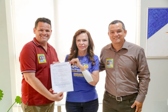 Dorinha anuncia apoio a projeto que qualifica jovens para manutenção de celulares e drones