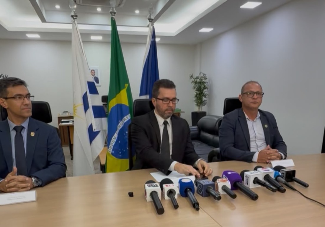 Em coletiva, secretário da SSP fala sobre laudo de 2009 e manda investigar possível vazamento Em coletiva, secretário da SSP fala sobre laudo de 2009 e manda investigar possível vazamento