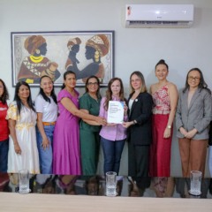 Dorinha firma compromisso com prote&ccedil;&atilde;o &agrave;s v&iacute;timas de viol&ecirc;ncia e autonomia econ&ocirc;mica das mulheres