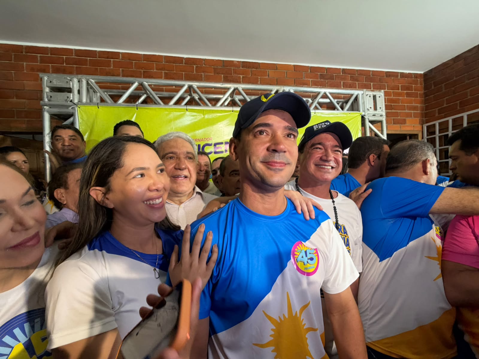 Vicentinho celebra vitória, agradece aliados, promete governo de paz e avalia: “maior levante popular da história do Tocantins”