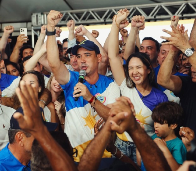 Emoção, família, gratidão a companheiros e compromisso com paz no Estado marcam discurso da vitória de Vicentinho