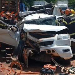 Acidente foi registrado na BR-153, entre Para&iacute;so do Tocantins e Barrol&acirc;ndia &mdash; Foto: Divulga&ccedil;&atilde;o/Corpo de Bombeiros