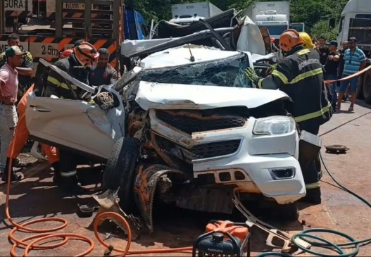 Acidente foi registrado na BR-153, entre Paraíso do Tocantins e Barrolândia — Foto: Divulgação/Corpo de Bombeiros