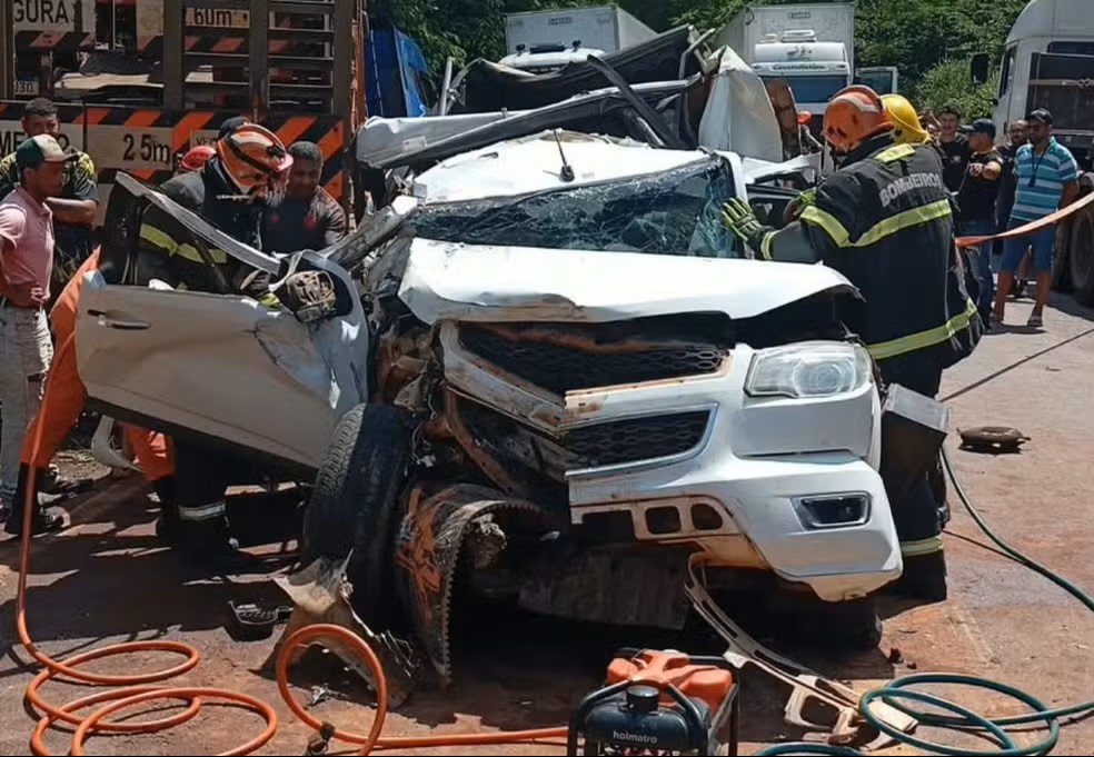 Acidente foi registrado na BR-153, entre Paraíso do Tocantins e Barrolândia — Foto: Divulgação/Corpo de Bombeiros Acidente foi registrado na BR-153, entre Paraíso do Tocantins e Barrolândia — Foto: Divulgação/Corpo de Bombeiros