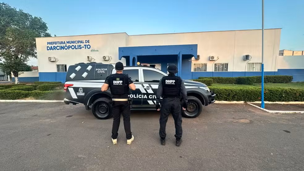 Polícia Civil cumpre mandados em Prefeitura Municipal de Darcinópolis — Foto: Divulgação